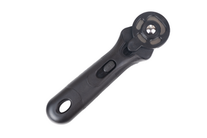 Midnight Edition Rotary Cutter - Straight Handle