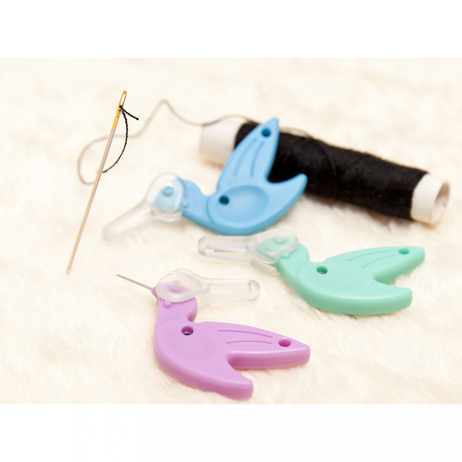 Le Needle Bird Needle Threader