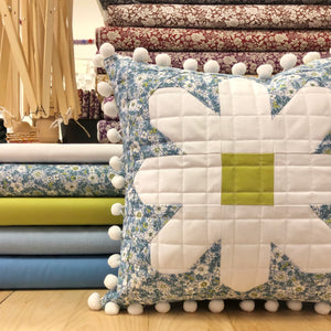 Fresh As A Daisy Quilt Kit - Baby