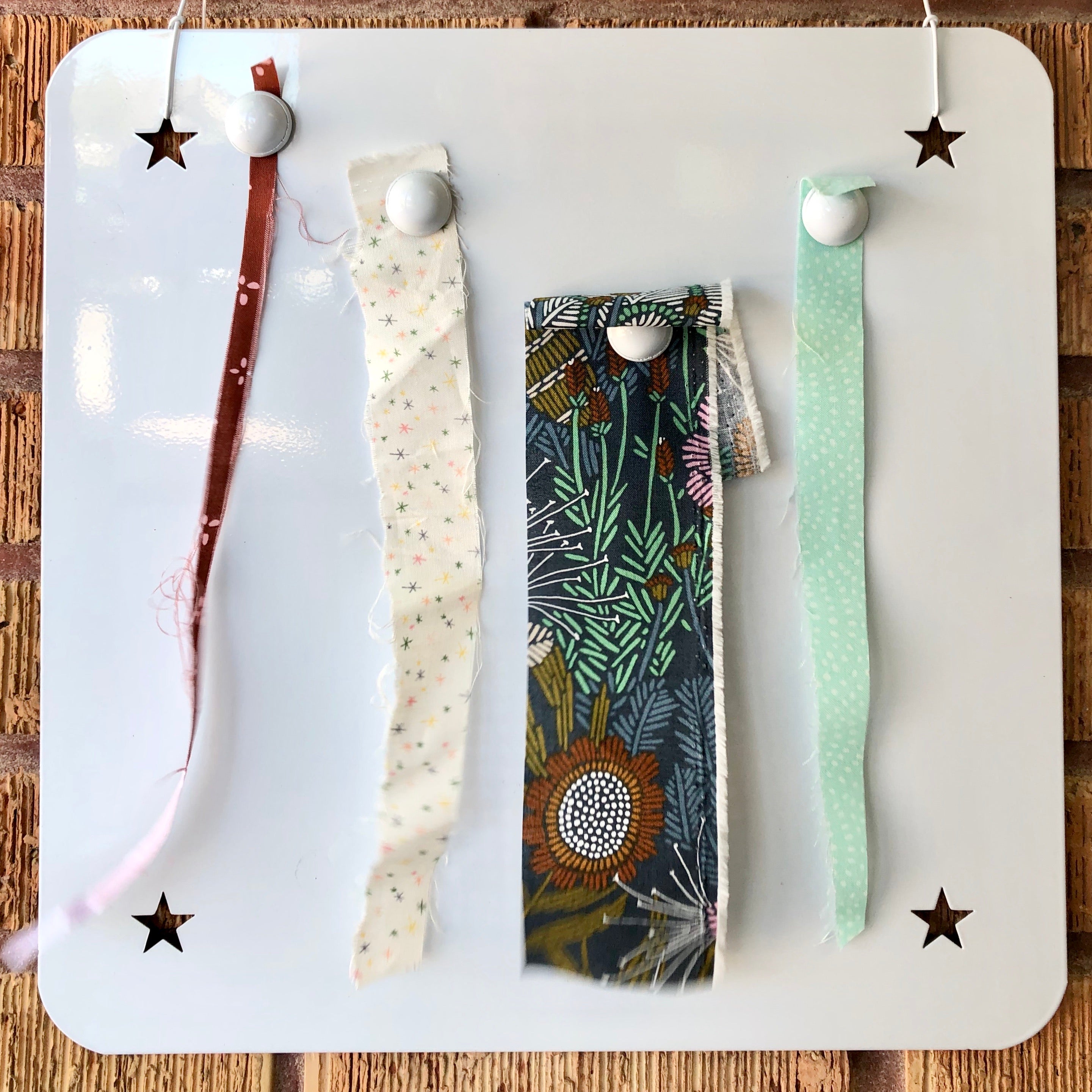 White Metal Display Hanger